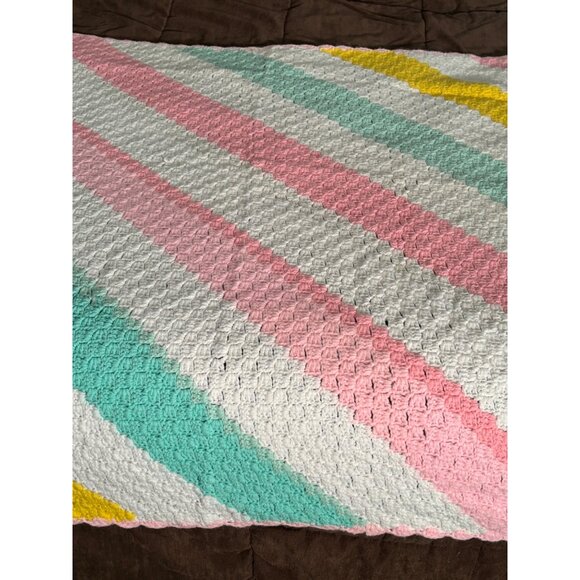 Vintage Crochet, Afghan Baby Blanket Handmade 50"x54" Crib Blanket - Picture 2 of 7